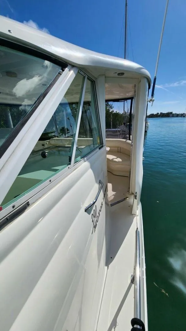 Slide: The Image of Sea Ray 390 Motor Yacht 2004 - 19