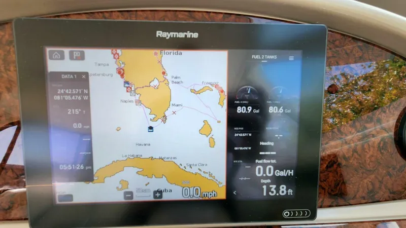 Slide: The Image of Sea Ray 390 Motor Yacht 2004 - 26
