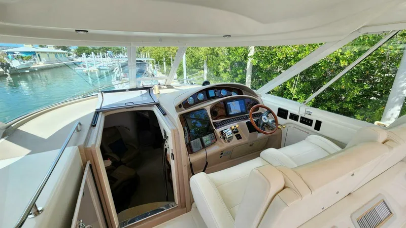 Slide: The Image of Sea Ray 390 Motor Yacht 2004 - 27