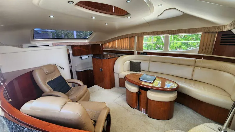 Slide: The Image of Sea Ray 390 Motor Yacht 2004 - 29