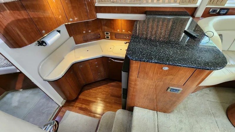Slide: The Image of Sea Ray 390 Motor Yacht 2004 - 37