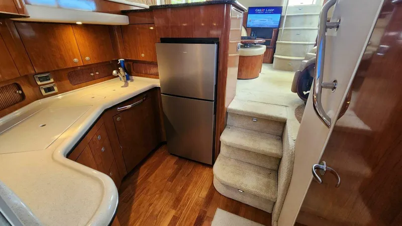 Slide: The Image of Sea Ray 390 Motor Yacht 2004 - 38