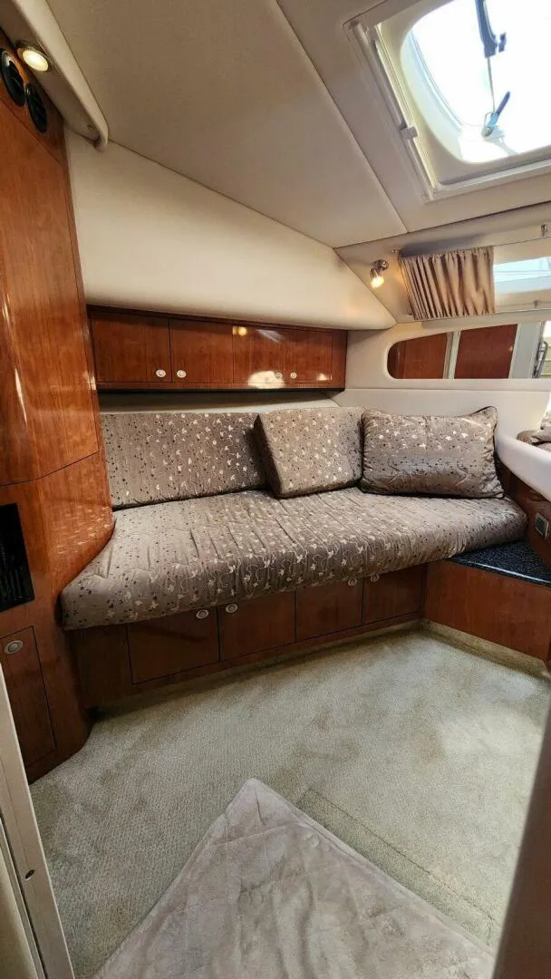 Slide: The Image of Sea Ray 390 Motor Yacht 2004 - 43