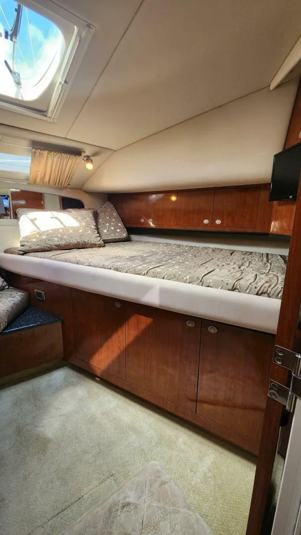 Slide: The Image of Sea Ray 390 Motor Yacht 2004 - 44