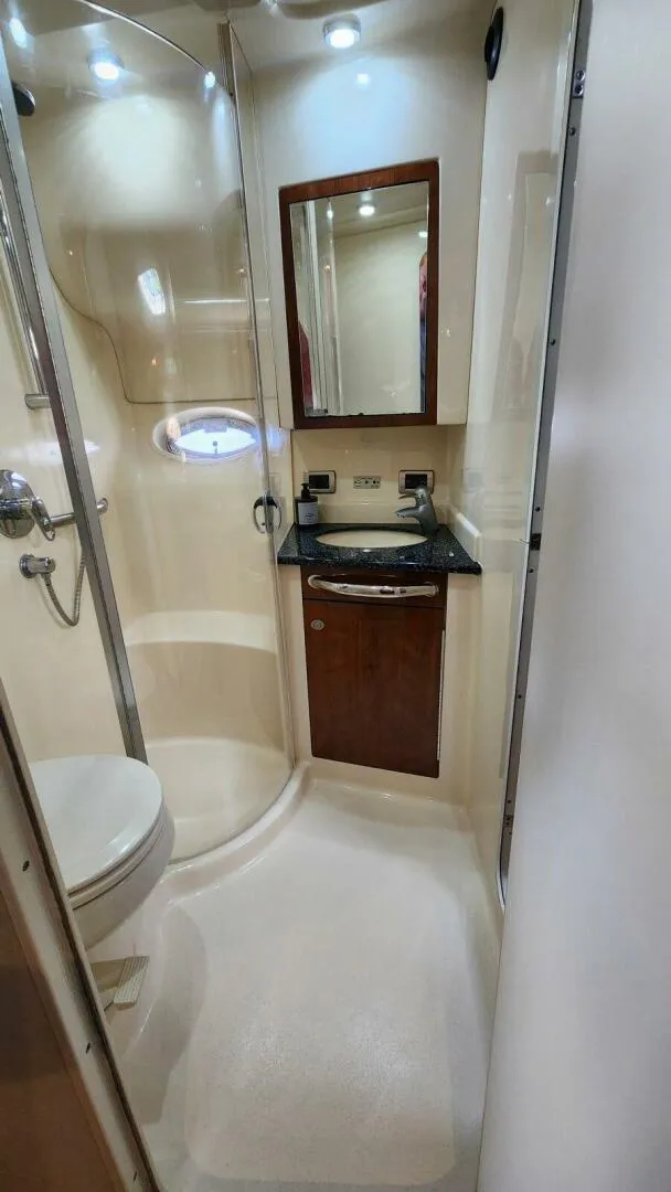 Slide: The Image of Sea Ray 390 Motor Yacht 2004 - 45