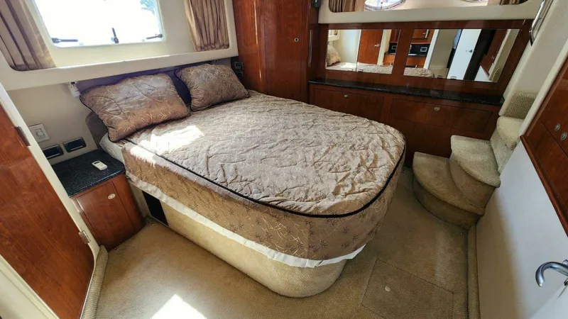 Slide: The Image of Sea Ray 390 Motor Yacht 2004 - 51