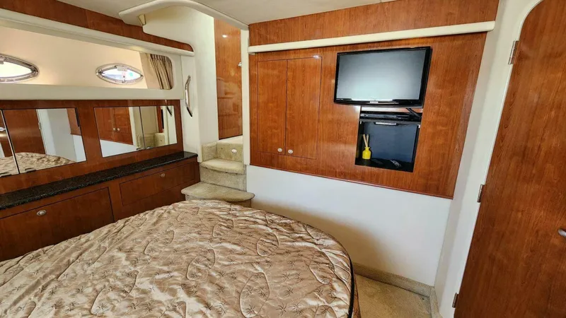 Slide: The Image of Sea Ray 390 Motor Yacht 2004 - 53