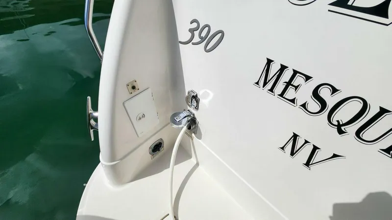 Slide: The Image of Sea Ray 390 Motor Yacht 2004 - 6