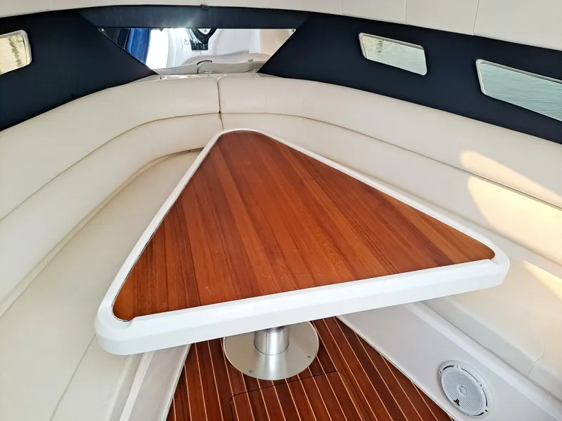 Slide: The Image of Intrepid 375 Walkaround 2018 - 24