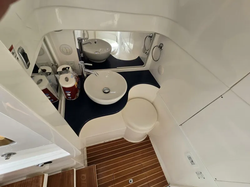 Slide: The Image of Intrepid 375 Walkaround 2018 - 33