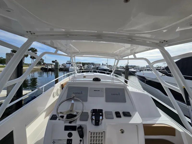 Slide: The Image of Intrepid 375 Walkaround 2018 - 8