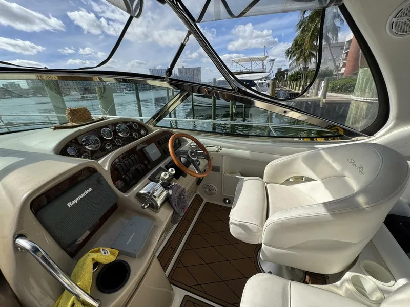 Slide: The Image of Sea Ray 360 Sundancer 2002 - 14