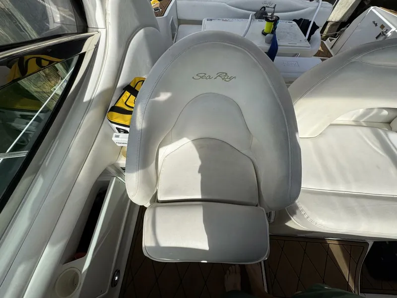 Slide: The Image of Sea Ray 360 Sundancer 2002 - 15