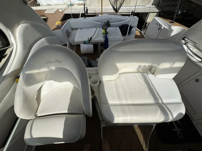 Slide: The Image of Sea Ray 360 Sundancer 2002 - 16