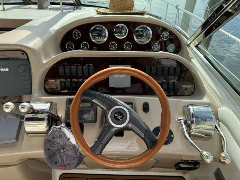 Slide: The Image of Sea Ray 360 Sundancer 2002 - 17