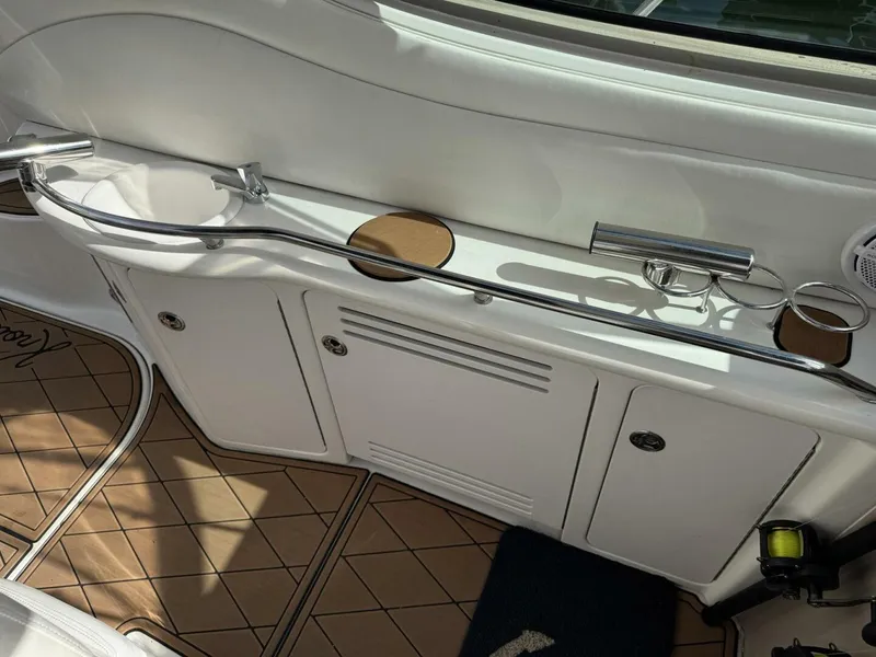 Slide: The Image of Sea Ray 360 Sundancer 2002 - 18