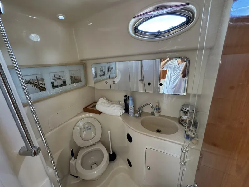 Slide: The Image of Sea Ray 360 Sundancer 2002 - 25