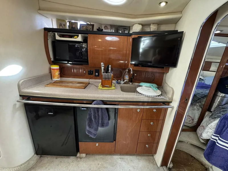Slide: The Image of Sea Ray 360 Sundancer 2002 - 26
