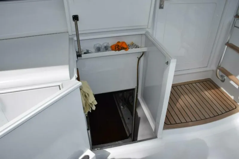 Slide: The Image of Sunny Briggs Flybridge Sportfish 1990 - 41