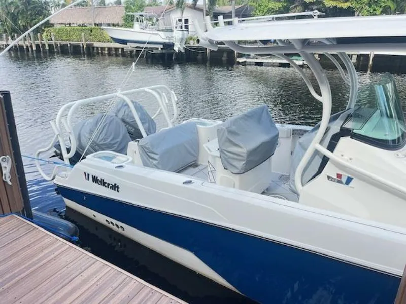 Slide: The Image of Wellcraft 262 F CC 2019 - 2