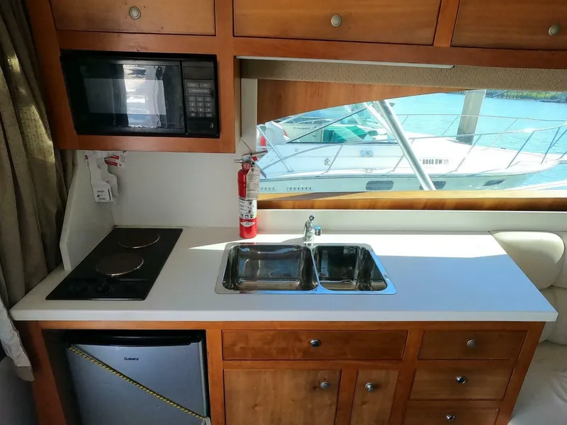 Slide: The Image of Luhrs 34 Convertible 2002 - 21