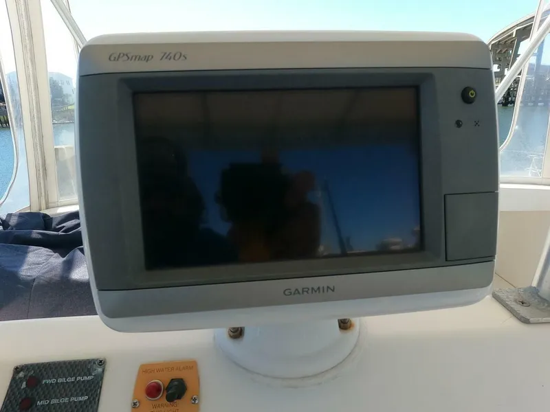 Slide: The Image of Luhrs 34 Convertible 2002 - 37