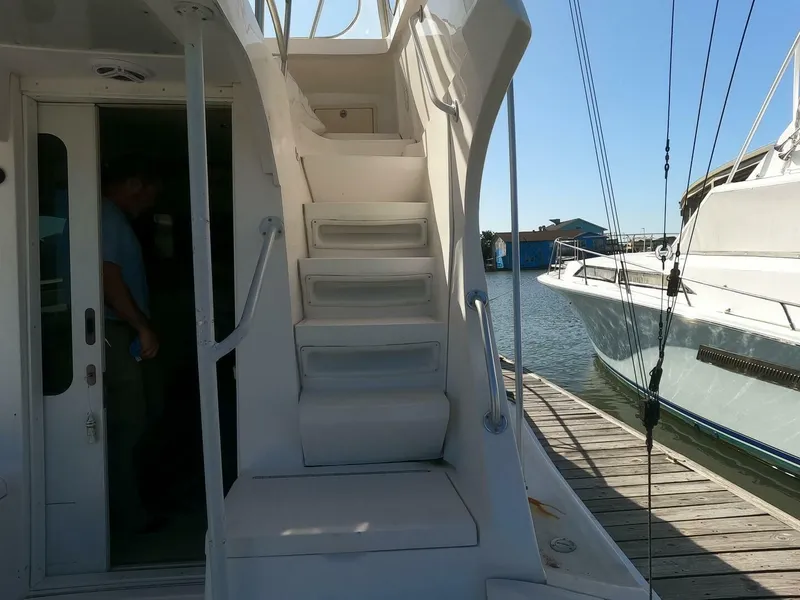 Slide: The Image of Luhrs 34 Convertible 2002 - 4