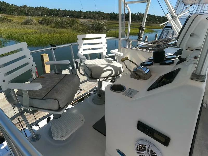 Slide: The Image of Luhrs 34 Convertible 2002 - 6