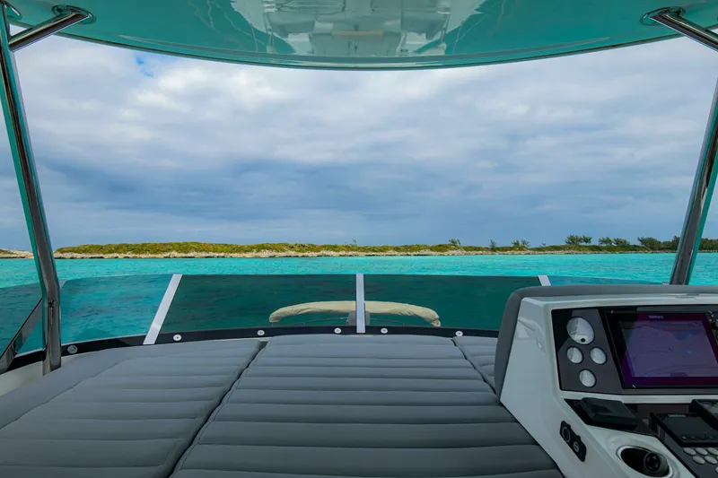 Slide: The Image of Sunseeker Manhattan 66 2018 - 23