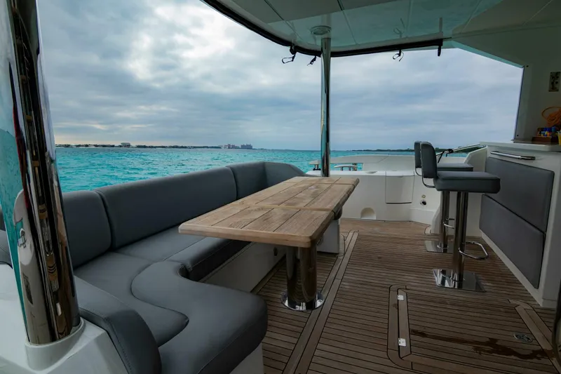 Slide: The Image of Sunseeker Manhattan 66 2018 - 27