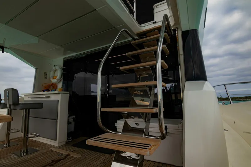 Slide: The Image of Sunseeker Manhattan 66 2018 - 28