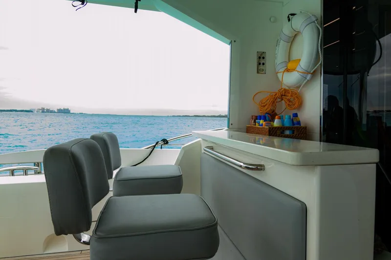 Slide: The Image of Sunseeker Manhattan 66 2018 - 29