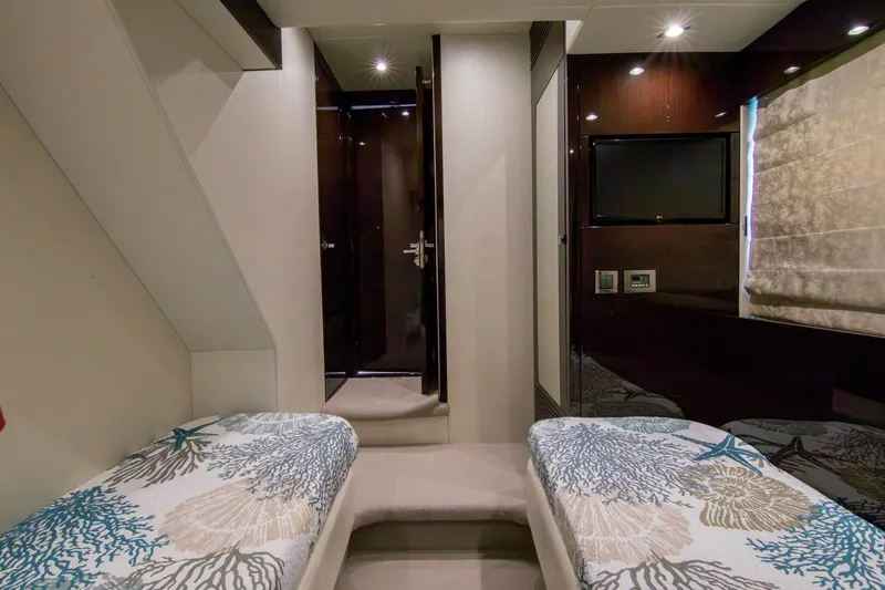 Slide: The Image of Sunseeker Manhattan 66 2018 - 31