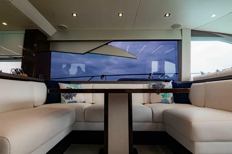 Slide: The Image of Sunseeker Manhattan 66 2018 - 33