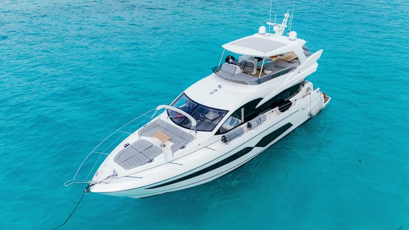Slide: The Image of Sunseeker Manhattan 66 2018 - 5