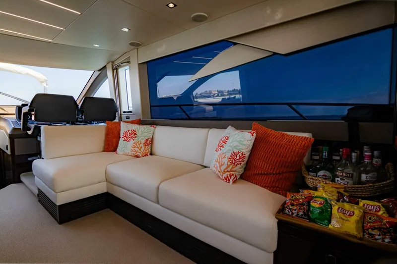 Slide: The Image of Sunseeker Manhattan 66 2018 - 8