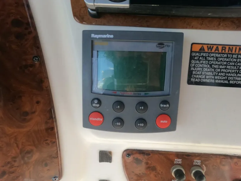 Slide: The Image of Meridian 34 Convertible 2003 - 12