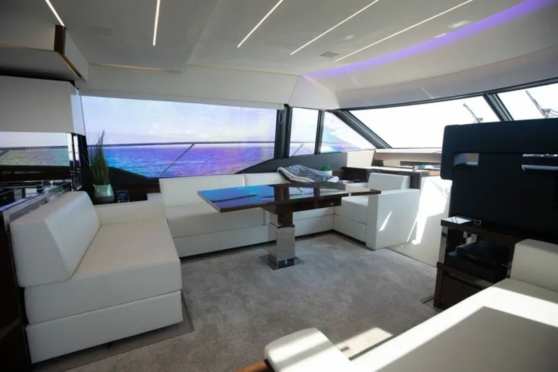 Slide: The Image of Prestige 630 Flybridge 2020 - 15