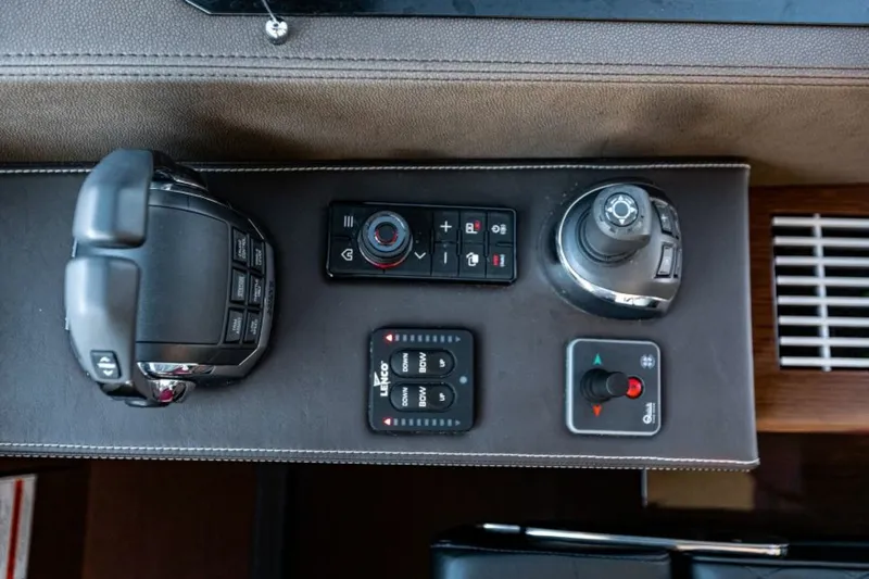 Slide: The Image of Prestige 630 Flybridge 2020 - 42