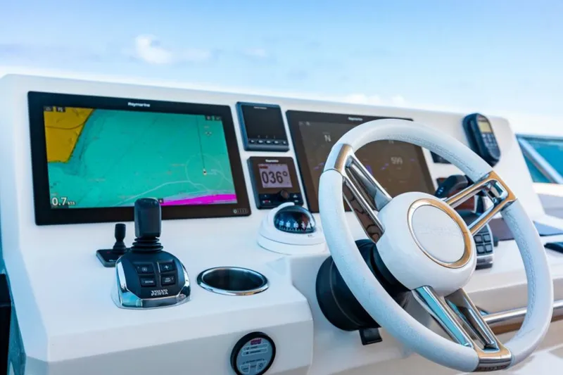 Slide: The Image of Prestige 630 Flybridge 2020 - 47