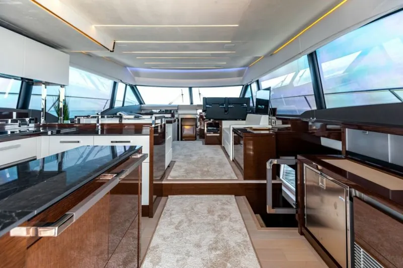 Slide: The Image of Prestige 630 Flybridge 2020 - 5