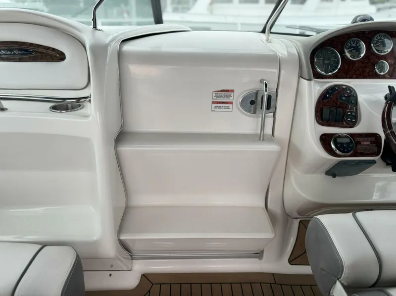 Slide: The Image of Sea Ray 29SLX with cuddy cabin 2007 - 16