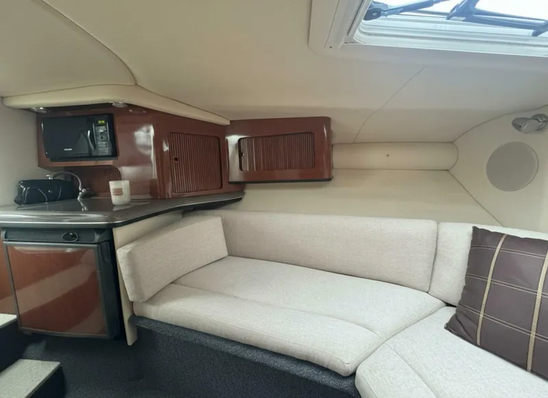 Slide: The Image of Sea Ray 29SLX with cuddy cabin 2007 - 22