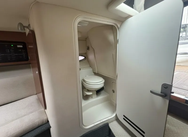 Slide: The Image of Sea Ray 29SLX with cuddy cabin 2007 - 25