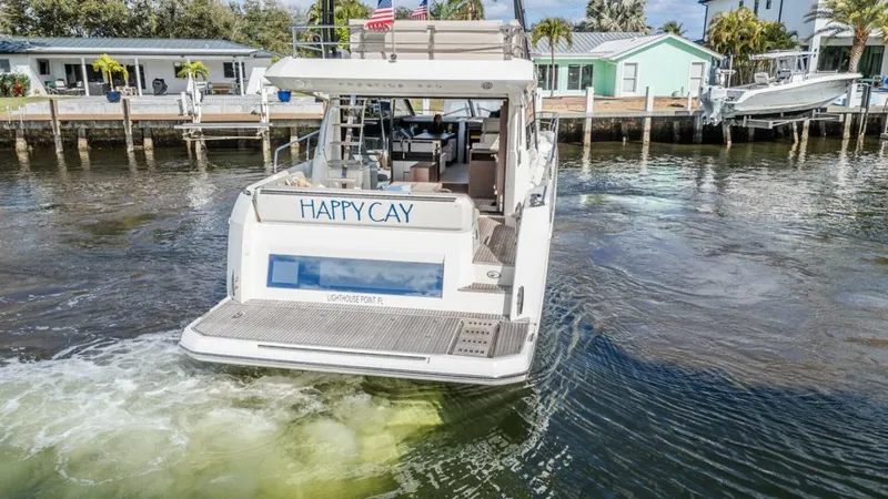 Slide: The Image of Prestige 520 Flybridge 2021 - 11