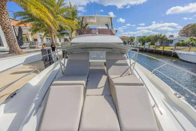 Slide: The Image of Prestige 520 Flybridge 2021 - 23