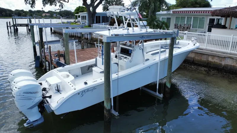 Slide: The Image of Yellowfin 34 Center Console 2006 - 3