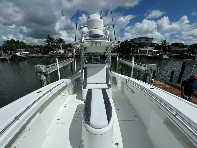 Slide: The Image of Yellowfin 34 Center Console 2006 - 5