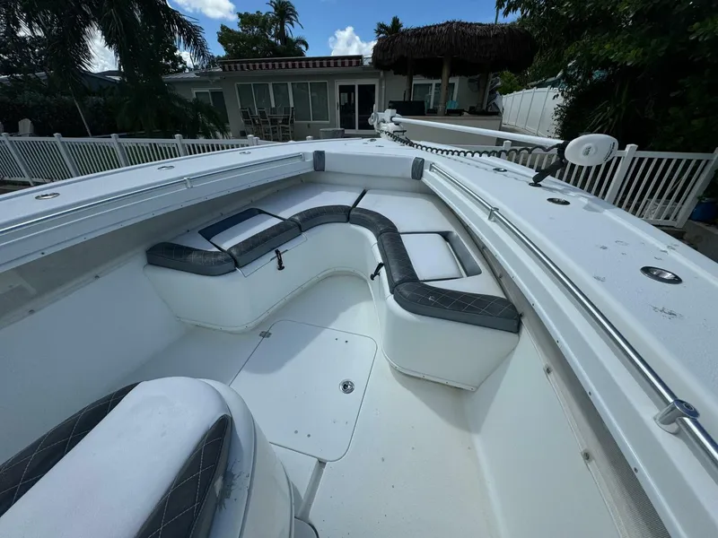 Slide: The Image of Yellowfin 34 Center Console 2006 - 7