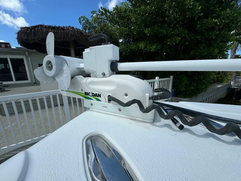 Slide: The Image of Yellowfin 34 Center Console 2006 - 8